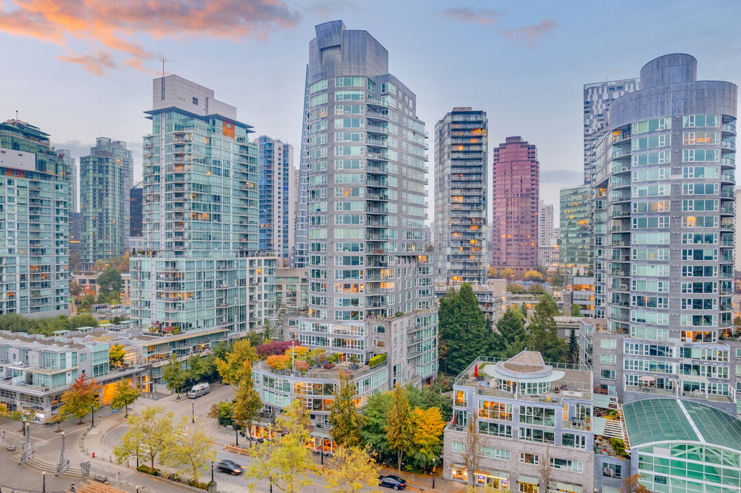 Bauhinia in Vancouver, BC - Building Photo