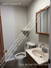 1818 Charles St in Rockford, IL - Building Photo - Building Photo