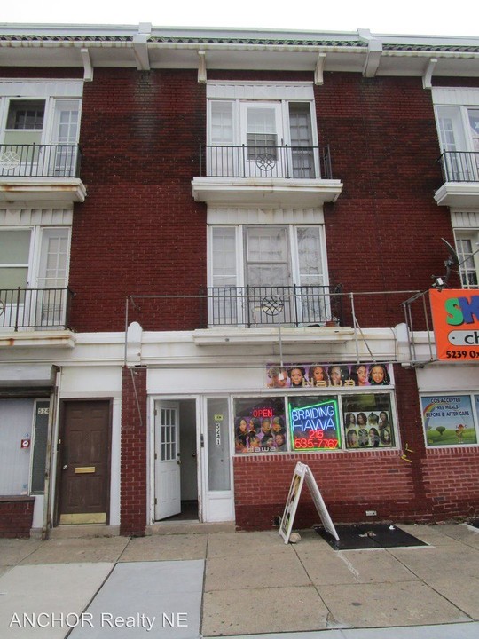 5241 Oxford Ave in Philadelphia, PA - Building Photo