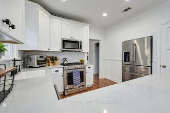 2009 Kinney Ave in Austin, TX - Building Photo - Building Photo