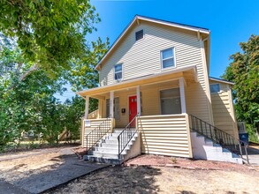 365 16th St SE in Salem, OR - Foto de edificio - Building Photo