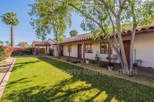 property at 928 W McDowell Rd