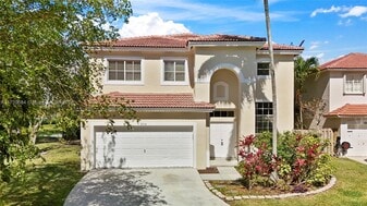 9236 SW 215th Terrace in Cutler Bay, FL - Building Photo