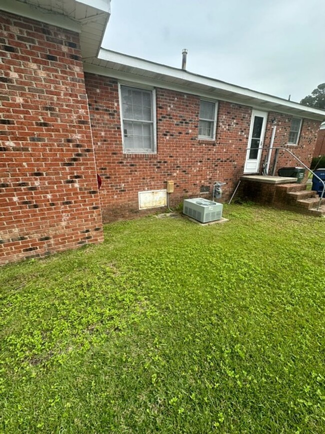 706 Beech Ave in Kinston, NC - Building Photo - Building Photo