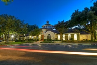Indian Hollow in San Antonio, TX - Foto de edificio - Building Photo