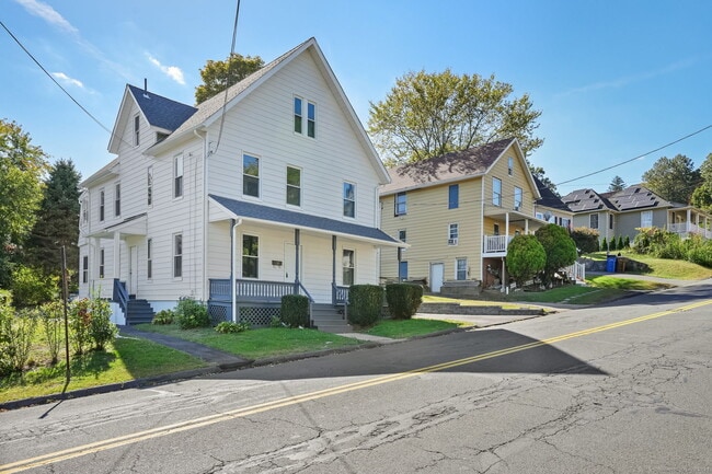 property at 10 Perry Hill Rd