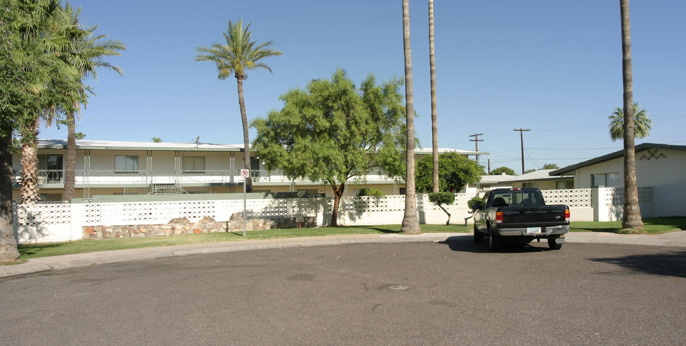 Sierra Vistas in Phoenix, AZ - Building Photo