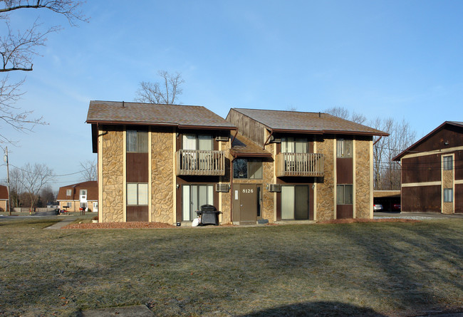 8126 Stadler Ave in Youngstown, OH - Building Photo - Building Photo