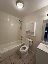 1245 NE 15th Ave-Unit -B in Fort Lauderdale, FL - Building Photo - Building Photo