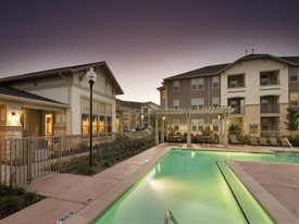 Four Seasons at Clear Creek Apartments