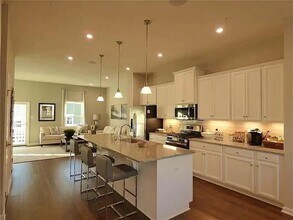 1002 Mohawk Ln in Mars, PA - Building Photo - Building Photo