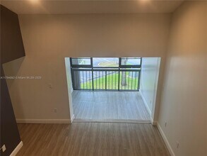 9419 Fontainebleau Blvd, Unit 210 in Miami, FL - Building Photo - Building Photo