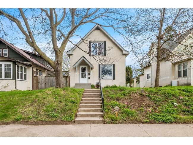 property at 2905 Lincoln St NE