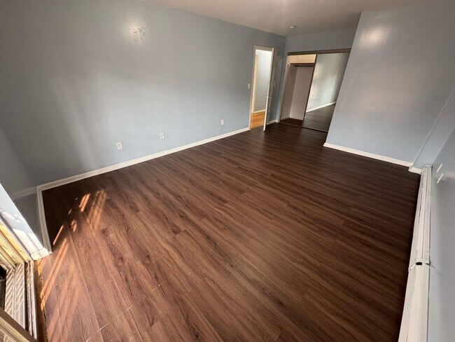 1833 Harrison Ave-Unit -2 in Bronx, NY - Foto de edificio - Building Photo
