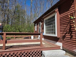 43 Casalis Rd in Peterborough, NH - Building Photo - Building Photo