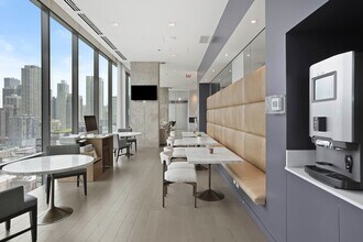 420 N Franklin St in Chicago, IL - Foto de edificio - Building Photo