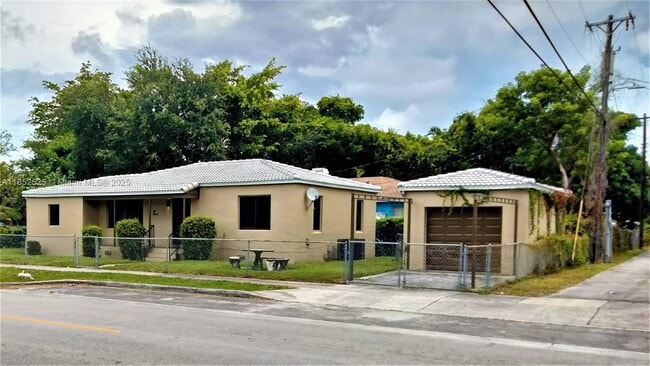 4821 NW 10th Ave in Miami, FL - Building Photo - Building Photo