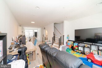 7306 Blade Dr in Falls Church, VA - Building Photo - Building Photo