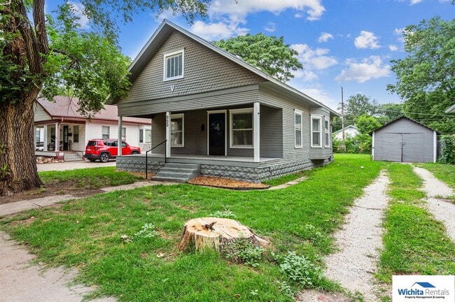 property at 224 N Elizabeth St