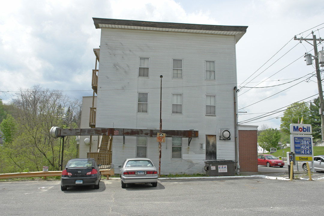 175 Main St in Winsted, CT - Building Photo