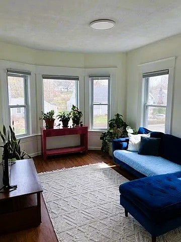 404 Newton St