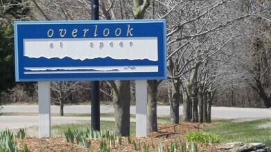 58 Overlook Dr in South Burlington, VT - Foto de edificio - Building Photo