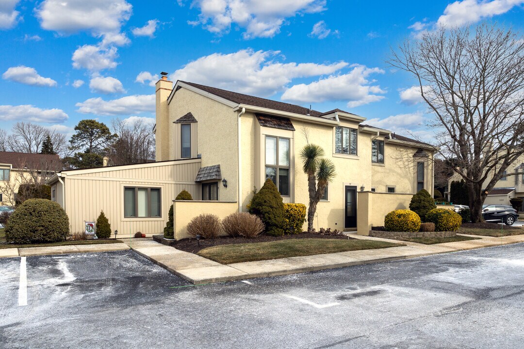 Greate Bay Country Club in Somers Point, NJ - Building Photo