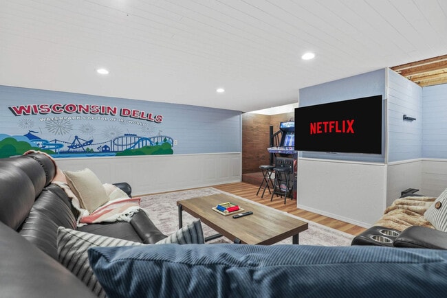 924 Capital St in Wisconsin Dells, WI - Building Photo - Building Photo