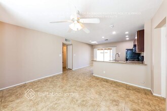 2332 W Hartford Ave in Phoenix, AZ - Foto de edificio - Building Photo