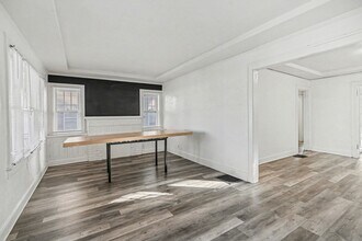 2219 E Gregory Blvd in Kansas City, MO - Building Photo - Building Photo