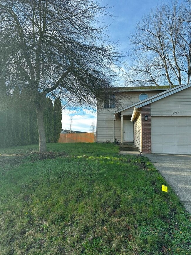 property at 6955 Ridgetop Dr NE