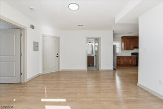 260 S 10th St in Newark, NJ - Building Photo - Building Photo