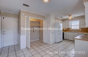 14 Turtle Creek Ct in Little Rock, AR - Building Photo - Building Photo