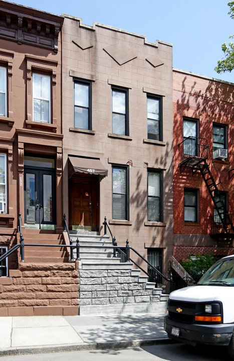 457 Clinton St in Brooklyn, NY - Building Photo