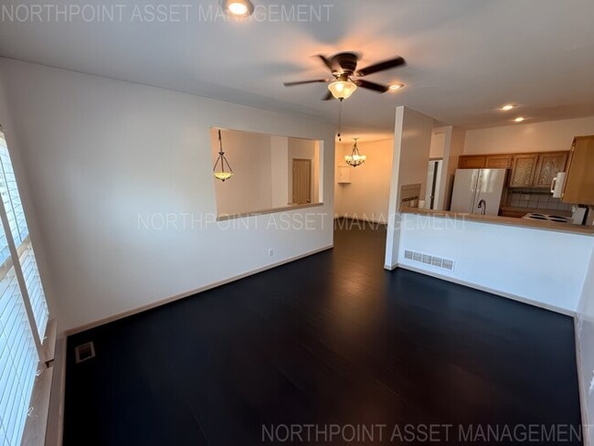 613 S Woodson Ln in Gardner, KS - Building Photo - Building Photo