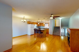 492 S Peace Rd in Sycamore, IL - Building Photo - Building Photo