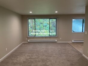 4111 4th Street Pl SW, Unit C in Puyallup, WA - Building Photo - Building Photo