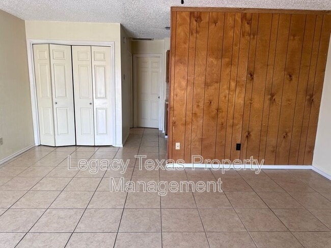1412 Courtney Pl in Cleburne, TX - Building Photo - Building Photo