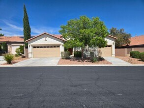 10232 Clark Wooldridge Ct in Las Vegas, NV - Building Photo - Building Photo