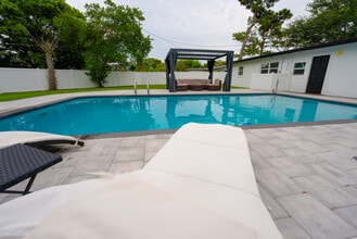 2627 Ambergate Rd in Winter Park, FL - Foto de edificio - Building Photo