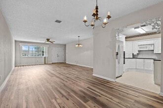 1425 N Stoneridge Manor in Ardmore, OK - Foto de edificio - Building Photo