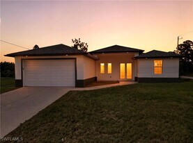 100 W 11th St in Lehigh Acres, FL - Building Photo