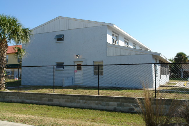 1435 Boulevard Of The Arts in Sarasota, FL - Foto de edificio - Building Photo