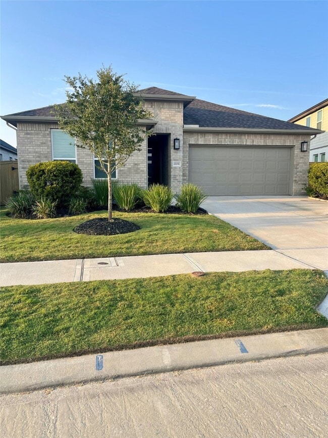 22231 Sam Raburn Dr