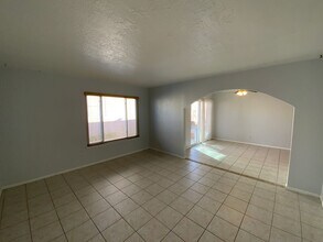 4610 Overland St NE in Albuquerque, NM - Building Photo - Building Photo