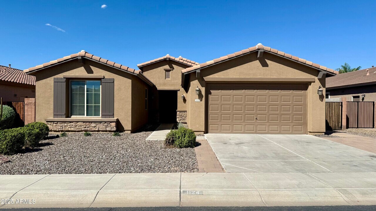 1124 W Fir Tree Rd in San Tan Valley, AZ - Building Photo