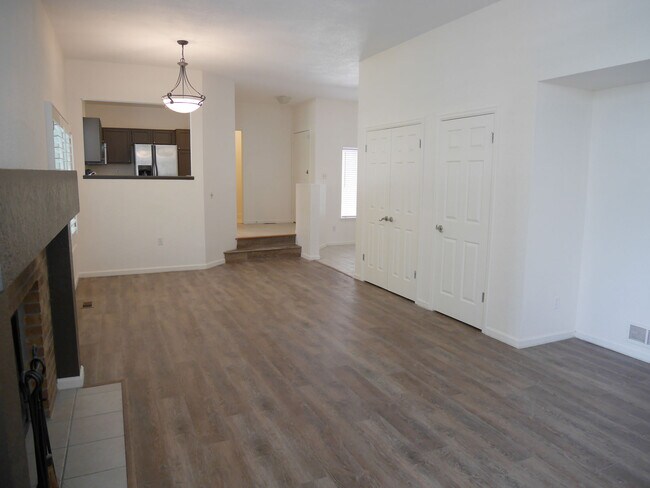 5555 E Briarwood Ave in Centennial, CO - Building Photo - Building Photo