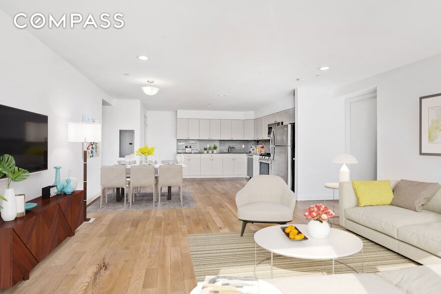 26-20 14th Pl in Queens, NY - Building Photo