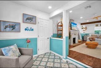 528 N Palmway in Lake Worth Beach, FL - Building Photo - Building Photo