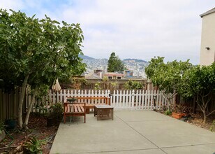 748 Kansas St in San Francisco, CA - Building Photo - Building Photo